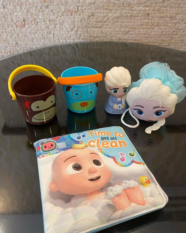 Vinyl Waterproof Bath Book
Elsa Sponge and Figure