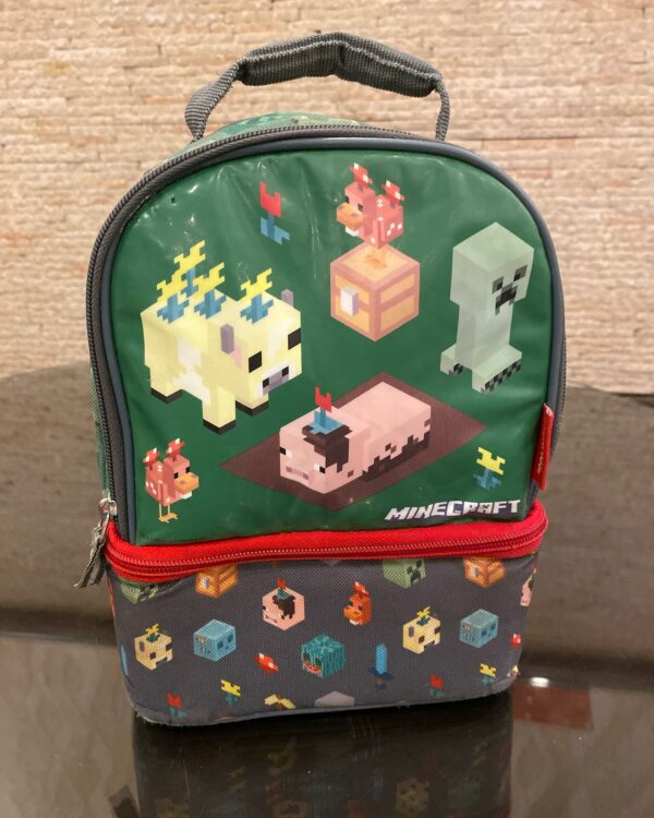 ‘Minecraft’ Lunch Bag looks cool and stays cool when taking lunch to school.