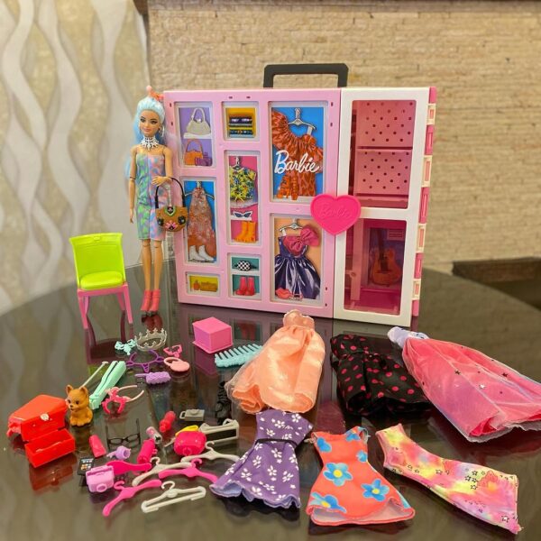 Sold Barbie - Dream Closet Doll And Playset