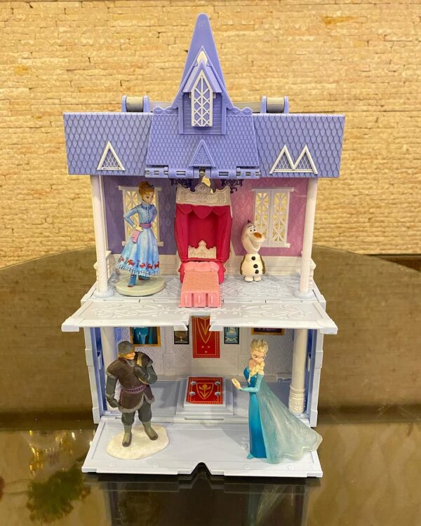 Disney Frozen Arendelle Castle