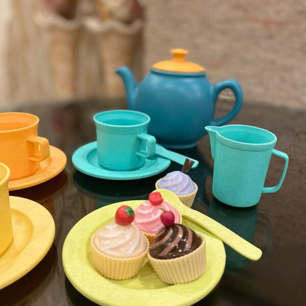 Tea service for the children's kitchen, eco-friendly